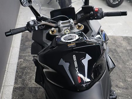 スズキ GSX-S1000GT GSX-S1000GT 11