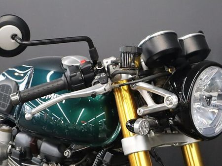 トライアンフ トライアンフ その他 スラクストン1200R 4