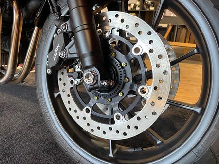 ホンダ CB400スーパーボルドール お問い合わせは、担当:浅沼(アサヌマ)までお願いいたします 9