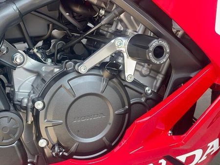 ホンダ CBR250RR (MC51) OVERRacingの開発や広報として使用していた車両です。 17