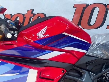 ホンダ CBR250RR (MC51) OVERRacingの開発や広報として使用していた車両です。 8