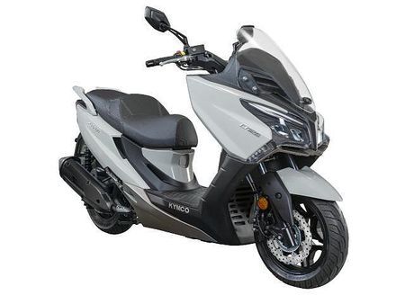 キムコ X-TOWN CT125 フルフラットフロア採用で、大きな荷物も安心して運べます 1