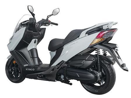 キムコ X-TOWN CT125 フルフラットフロア採用で、大きな荷物も安心して運べます 6