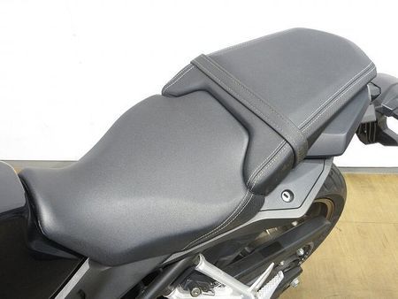 ホンダ CB650R ●CB650R/ABS/ETC標準装備/大型エンジンガード装備/USB電源1ポート装備 16