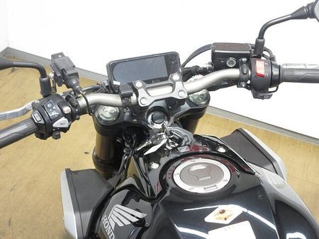ホンダ CB650R ●CB650R/ABS/ETC標準装備/大型エンジンガード装備/USB電源1ポート装備 31