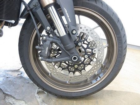 ホンダ CB650R ●CB650R/ABS/ETC標準装備/大型エンジンガード装備/USB電源1ポート装備 34