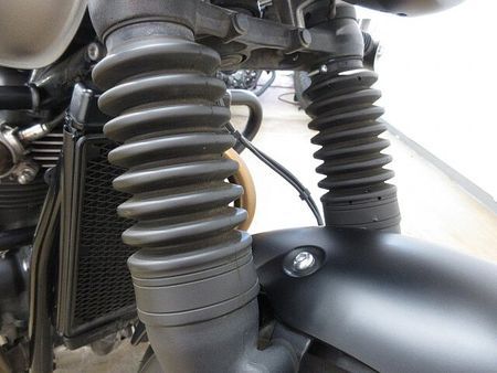 トライアンフ STREET TWIN Street Twin(ストリートツイン)/ABS/エンジンガード/社外ナビ装備 38