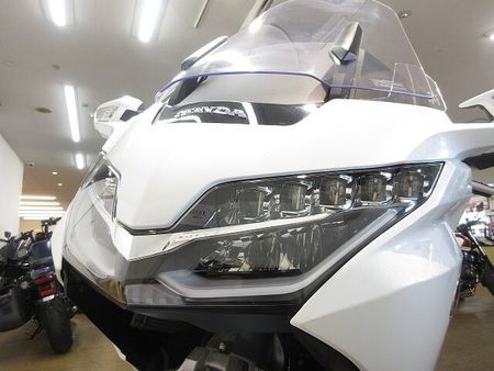 ホンダ ゴールドウイング GL1800 (GOLDWING Tour )/SC79型/ABS&USB装備/エンジンガ 16