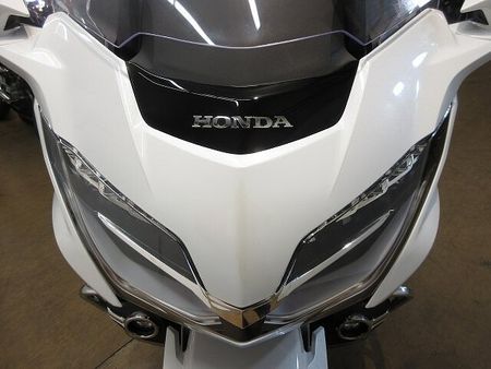 ホンダ ゴールドウイング GL1800 (GOLDWING Tour )/SC79型/ABS&USB装備/エンジンガ 35