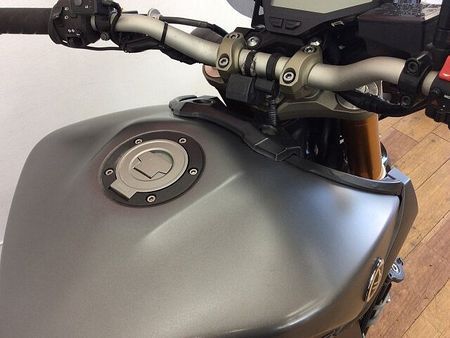 ヤマハ MT-09 MT-09 ★☆カーボンフェンダー ストライカーバックステップ その他カスタム多数☆★!! 19