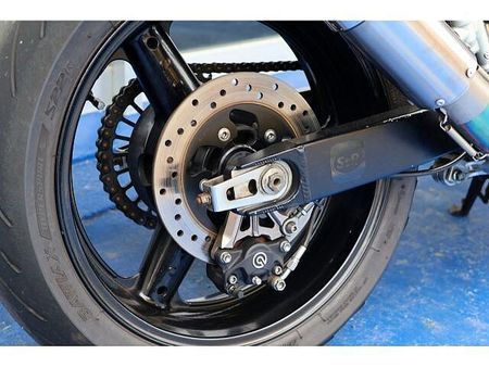 スズキ GSF1200 トルクフルな油冷マシンを存分に走らせる、ヘビーなカスタム車です。 25