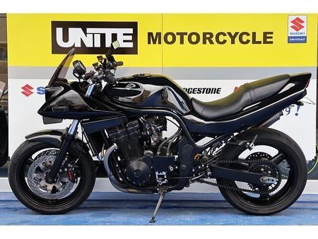 スズキ GSF1200 トルクフルな油冷マシンを存分に走らせる、ヘビーなカスタム車です。 27