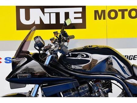 スズキ GSF1200 トルクフルな油冷マシンを存分に走らせる、ヘビーなカスタム車です。 28