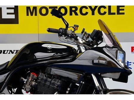 スズキ GSF1200 トルクフルな油冷マシンを存分に走らせる、ヘビーなカスタム車です。 4