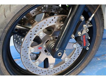 スズキ GSF1200 トルクフルな油冷マシンを存分に走らせる、ヘビーなカスタム車です。 37