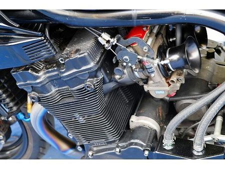 スズキ GSF1200 トルクフルな油冷マシンを存分に走らせる、ヘビーなカスタム車です。 39