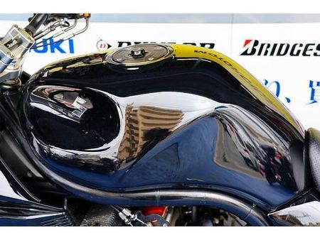 スズキ GSF1200 トルクフルな油冷マシンを存分に走らせる、ヘビーなカスタム車です。 40