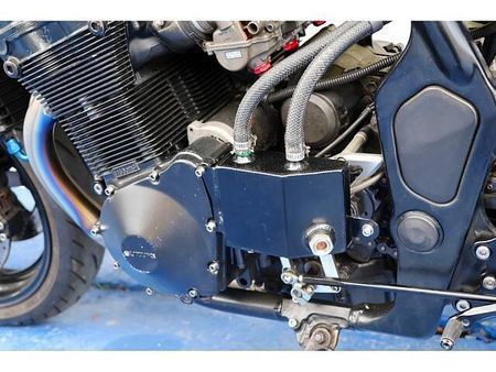 スズキ GSF1200 トルクフルな油冷マシンを存分に走らせる、ヘビーなカスタム車です。 41