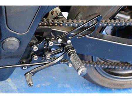 スズキ GSF1200 トルクフルな油冷マシンを存分に走らせる、ヘビーなカスタム車です。 42