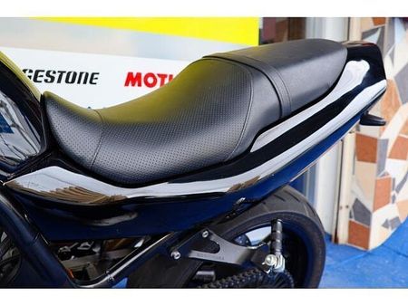 スズキ GSF1200 トルクフルな油冷マシンを存分に走らせる、ヘビーなカスタム車です。 43