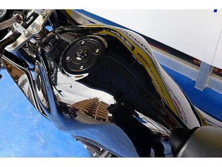 スズキ GSF1200 トルクフルな油冷マシンを存分に走らせる、ヘビーなカスタム車です。 47