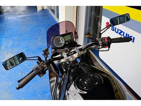 スズキ GSF1200 トルクフルな油冷マシンを存分に走らせる、ヘビーなカスタム車です。 48