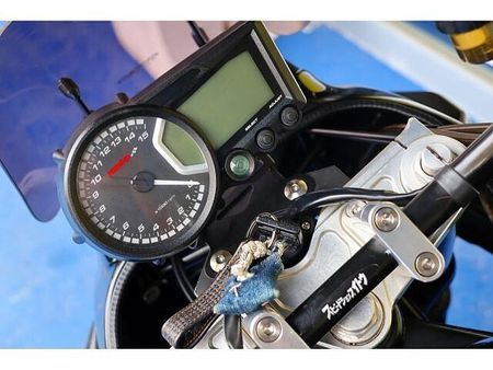 スズキ GSF1200 トルクフルな油冷マシンを存分に走らせる、ヘビーなカスタム車です。 50