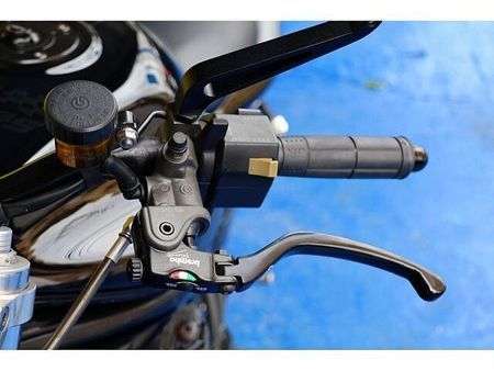 スズキ GSF1200 トルクフルな油冷マシンを存分に走らせる、ヘビーなカスタム車です。 51