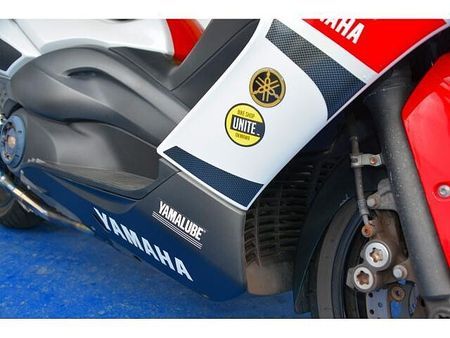 ヤマハ TMAX500 ストロボカラーの限定車を走り仕様のカスタム! 12