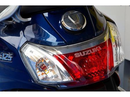スズキ アドレス125 他社にないクラシカルデザインで人気の現行アドレス。走行距離少ない中古車です! 26