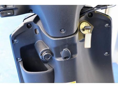 スズキ アドレス125 他社にないクラシカルデザインで人気の現行アドレス。走行距離少ない中古車です! 29