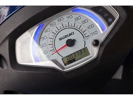 スズキ アドレス125 他社にないクラシカルデザインで人気の現行アドレス。走行距離少ない中古車です! 30