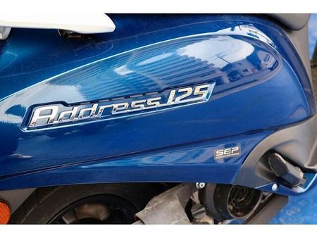 スズキ アドレス125 他社にないクラシカルデザインで人気の現行アドレス。走行距離少ない中古車です! 9