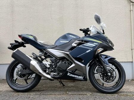 カワサキ ニンジャ 400 今だけのキャンペーン価格実施中!その他モデル、カラーありますのでお問い合わせください。 1
