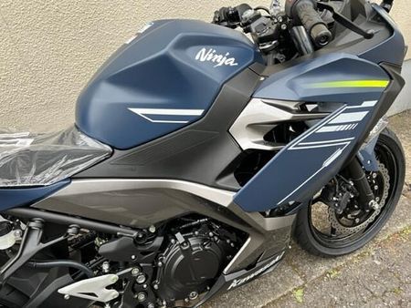 カワサキ ニンジャ 400 今だけのキャンペーン価格実施中!その他モデル、カラーありますのでお問い合わせください。 6