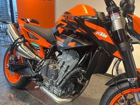 KTM 890 DUKE GP GP 店頭現車無し、要取り寄せ車両。 2