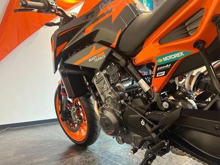 KTM 890 DUKE GP GP 店頭現車無し、要取り寄せ車両。 4