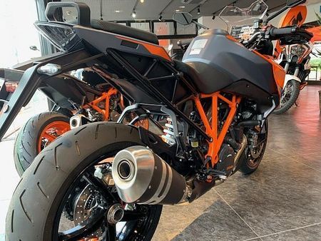 KTM 1290 SUPER DUKE GT KTMキャンペーン「ローン金利0%キャンペーン」対象です 4