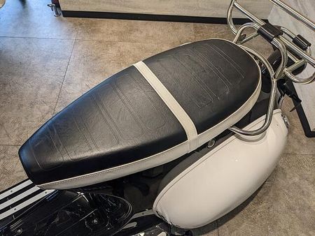 AJS Modena 125 店頭現車無し、要取り寄せ車両。レトロでおしゃれなスクーター! 10