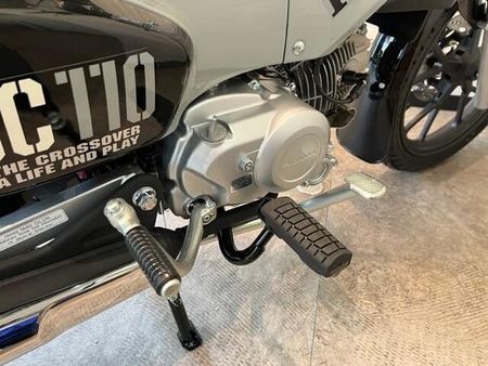 ホンダ クロスカブ110 店頭現車無し、要取り寄せ車両。 11