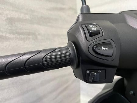 ヤマハ ジョグデラックス 店頭現車無し、要取り寄せ車両。展示車ありの2023モデル登場! 7