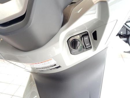 ホンダ PCX125 メーカー正規取扱店なのでご購入の後も安心です! 9