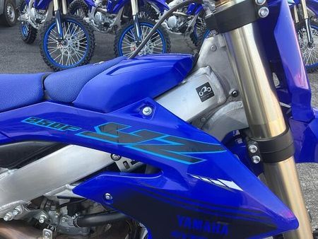 ヤマハ YZ250F コンペモデルの為、公道走行不可。 17