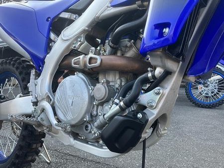 ヤマハ YZ250F コンペモデルの為、公道走行不可。 21