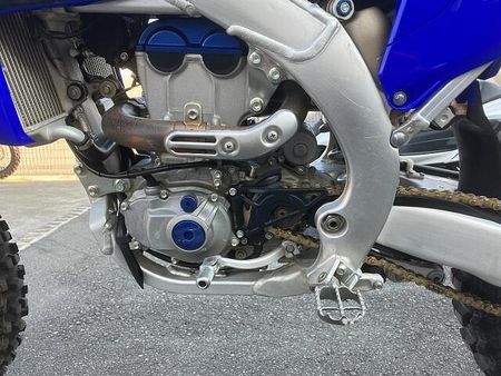 ヤマハ YZ250F コンペモデルの為、公道走行不可。 27