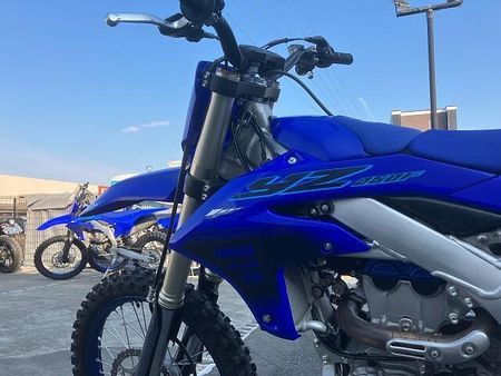 ヤマハ YZ250F コンペモデルの為、公道走行不可。 29