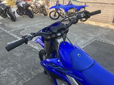 ヤマハ YZ250F コンペモデルの為、公道走行不可。 31