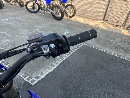 ヤマハ YZ250F コンペモデルの為、公道走行不可。 34