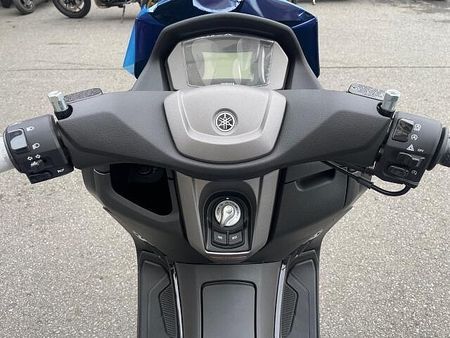 ヤマハ NMAX バイクの事なら当店にお任せ下さい!ホンダ・ヤマハ・スズキ正規取扱店です。 11