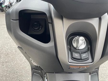ヤマハ NMAX バイクの事なら当店にお任せ下さい!ホンダ・ヤマハ・スズキ正規取扱店です。 12